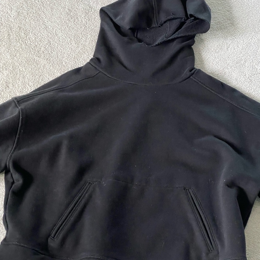Alo yoga sweatshirt